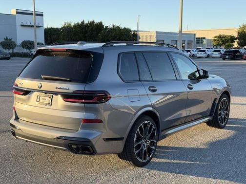 2026 BMW X7 M60i