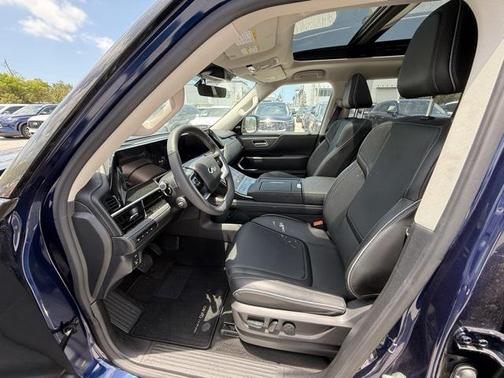 2025 INFINITI QX80 Luxe