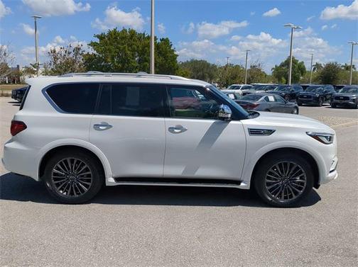 2022 INFINITI QX80 SENSORY