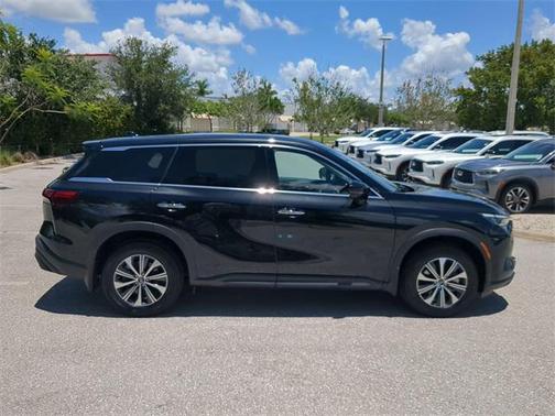 2025 INFINITI QX60 Pure