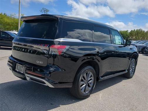 2025 INFINITI QX80 PURE