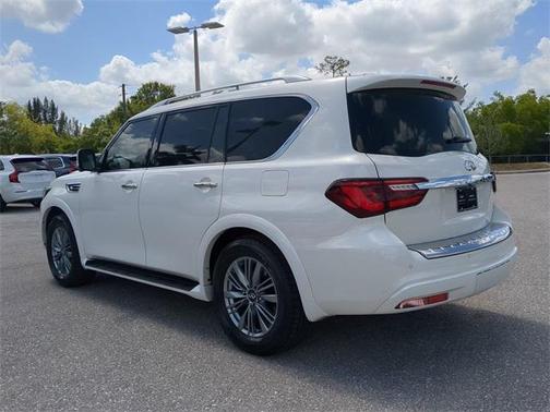 2022 INFINITI QX80 Luxe