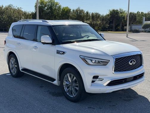 Moonstone White 2024 INFINITI QX80 LUXE