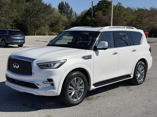 2024 INFINITI QX80 Luxe