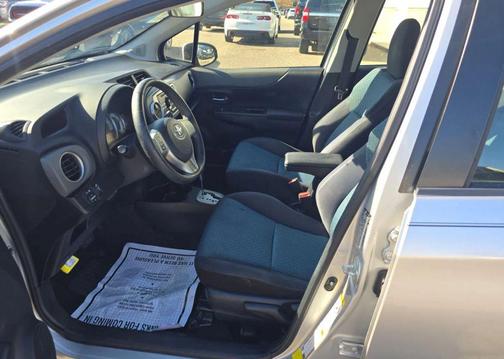 2014 Toyota Yaris L