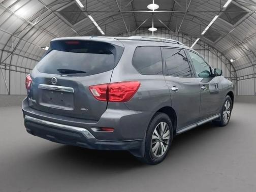 Gun Metallic 2018 Nissan Pathfinder S