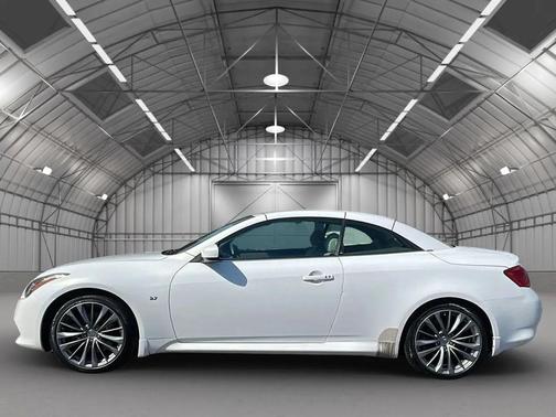 2014 INFINITI Q60 Base