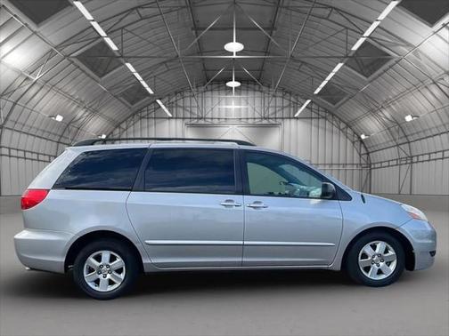 2009 Toyota Sienna LE