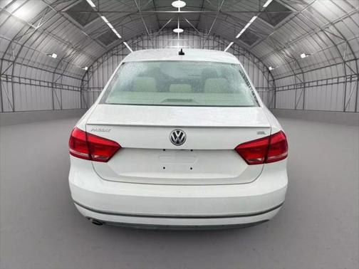 2013 Volkswagen Passat 2.5 SEL Premium