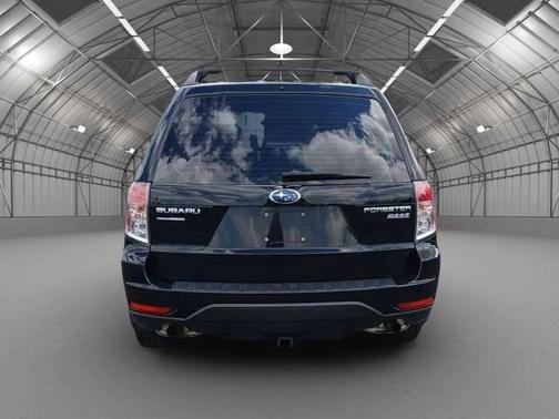 Obsidian Black Pearl 2011 Subaru Forester 2.5 X