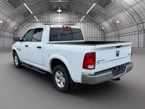 2016 RAM 1500 SLT