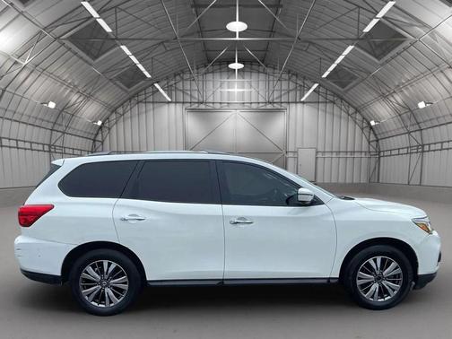 2020 Nissan Pathfinder SL 2WD