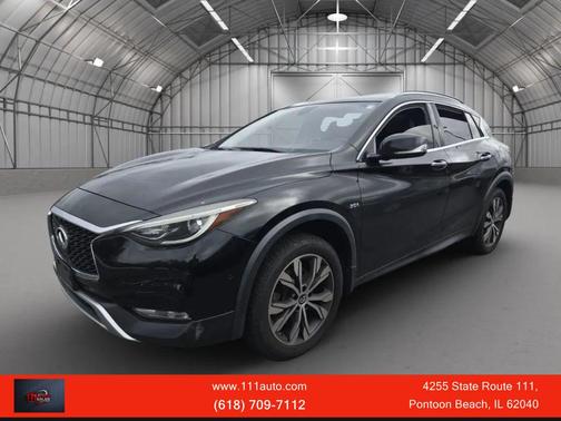 2017 INFINITI QX30 Premium