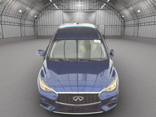 2017 INFINITI QX30 Luxury