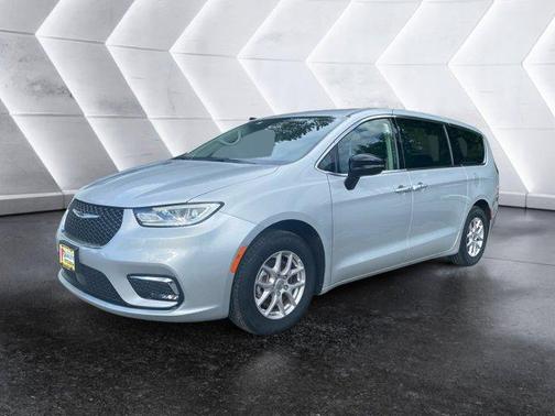 2024 Chrysler Pacifica Touring-L