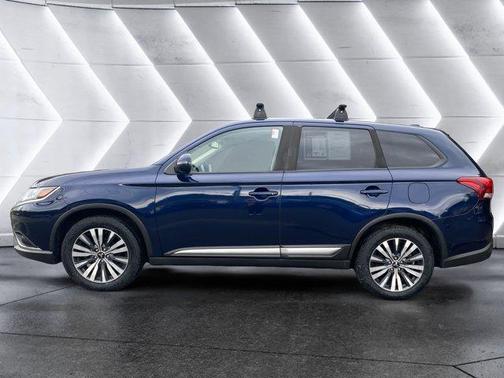 2020 Mitsubishi Outlander SE