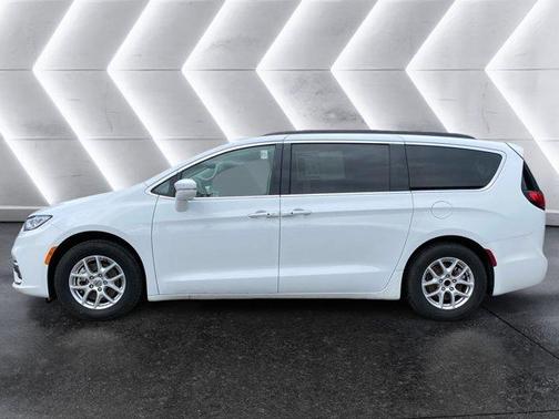 2022 Chrysler Pacifica Touring-L