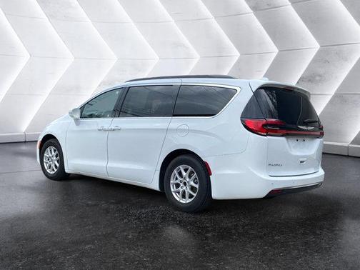 2022 Chrysler Pacifica Touring-L