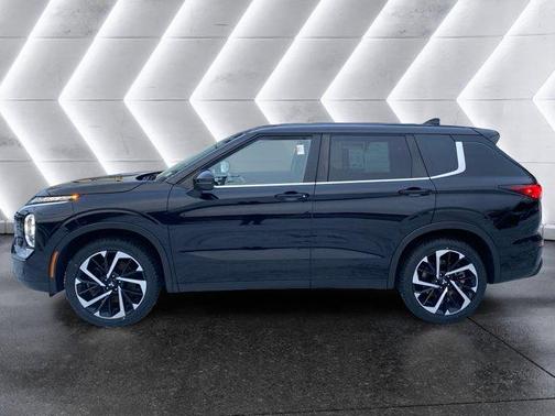2022 Mitsubishi Outlander ES