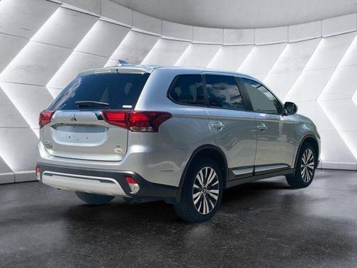 2020 Mitsubishi Outlander SE