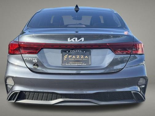 2022 Kia Forte FE