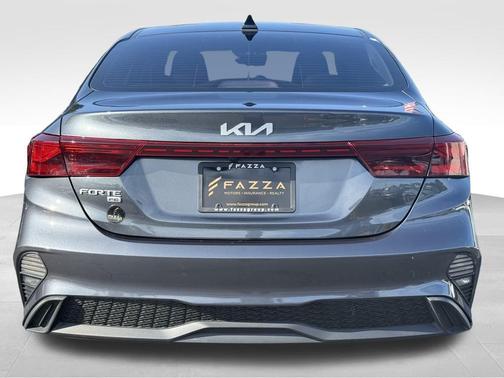 2022 Kia Forte FE