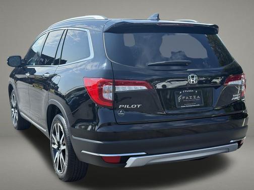 2022 Honda Pilot Touring 8-Passenger