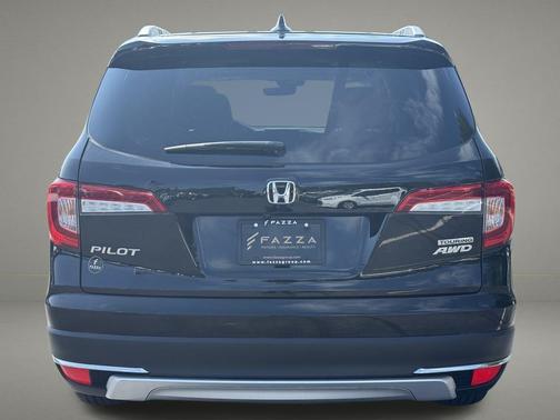 2022 Honda Pilot Touring 8-Passenger