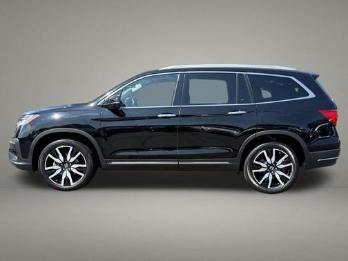 2022 Honda Pilot Touring 8-Passenger