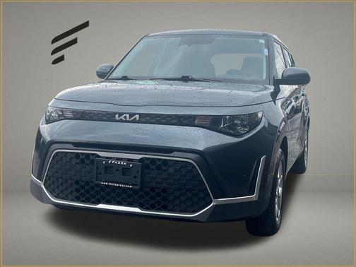 Gravity Gray 2025 Kia Soul LX