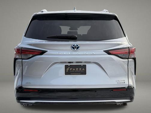 2023 Toyota Sienna Limited