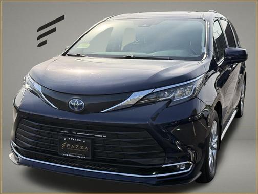 2022 Toyota Sienna XLE 7 Passenger