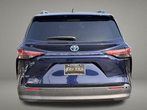 2022 Toyota Sienna XLE 7 Passenger