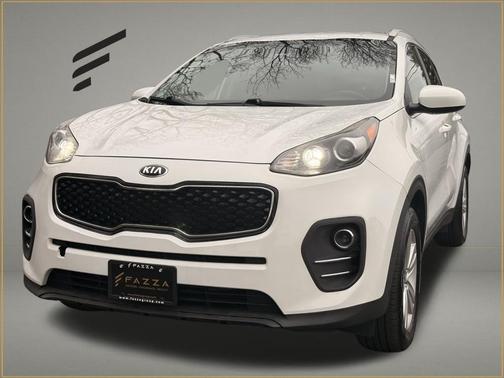 Clear White 2017 Kia Sportage LX