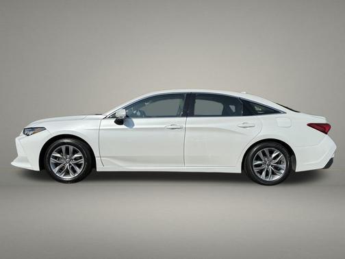 2022 Toyota Avalon XLE