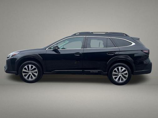 Crystal Black Silica 2023 Subaru Outback Premium