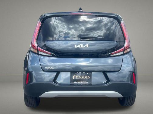 Gravity Gray 2025 Kia Soul LX