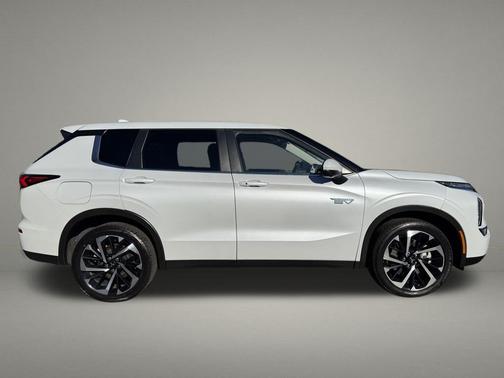 2024 Mitsubishi Outlander PHEV SE S-AWC