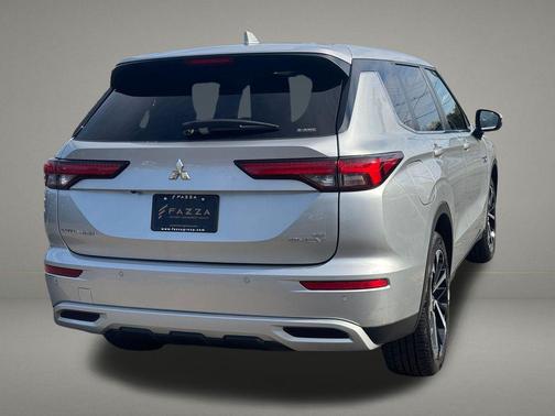 White Diamond/Black Roof 2024 Mitsubishi Outlander PHEV SE Ralliart