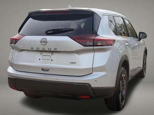 Brilliant Silver Metallic 2025 Nissan Rogue SV