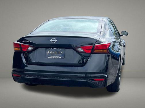 Super Black Clearcoat 2023 Nissan Altima S FWD