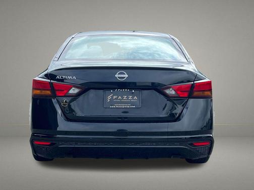 Super Black Clearcoat 2023 Nissan Altima S FWD