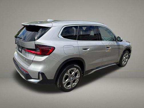Space Silver Metallic 2025 BMW X1 xDrive28i