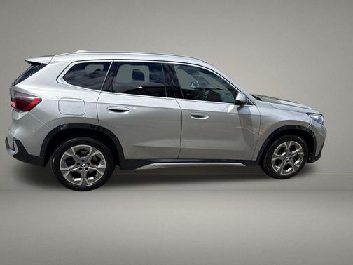 Space Silver Metallic 2025 BMW X1 xDrive28i