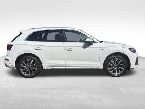2022 Audi Q5 45 S line Premium Plus