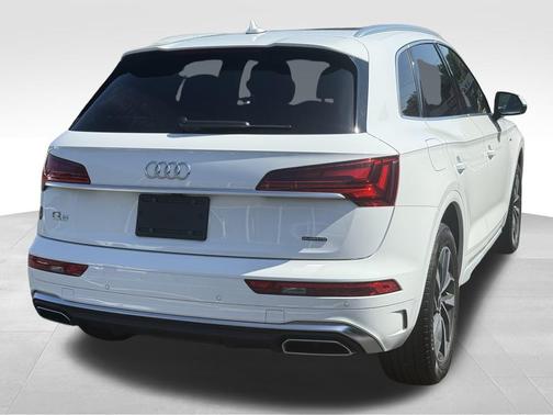 2022 Audi Q5 45 S line Premium Plus