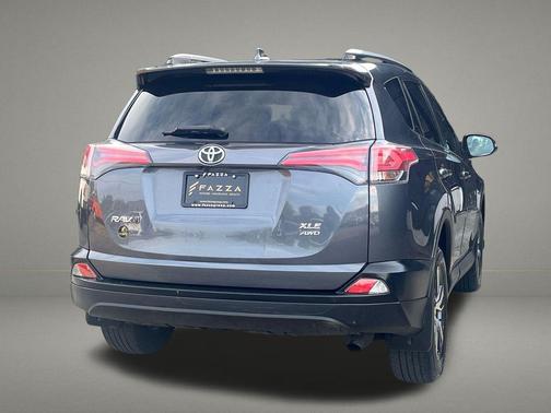 Magnetic Gray Metallic 2018 Toyota RAV4 XLE