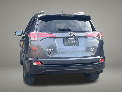 Magnetic Gray Metallic 2018 Toyota RAV4 XLE