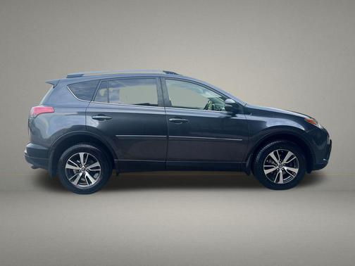 Magnetic Gray Metallic 2018 Toyota RAV4 XLE