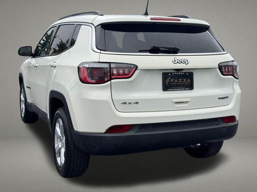White Clearcoat 2018 Jeep Compass Latitude
